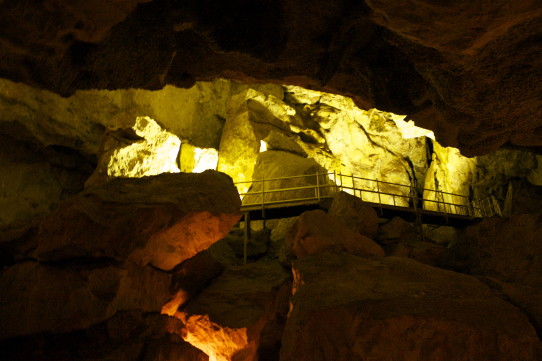 Jewel cave entrance