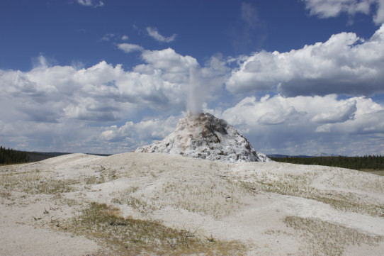 White dome geyser