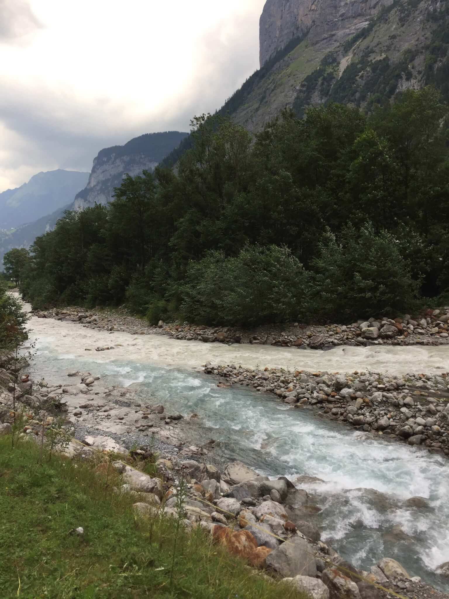 Hiking from Mürren to Gimmelwald to Stechelberg - ramblelove.